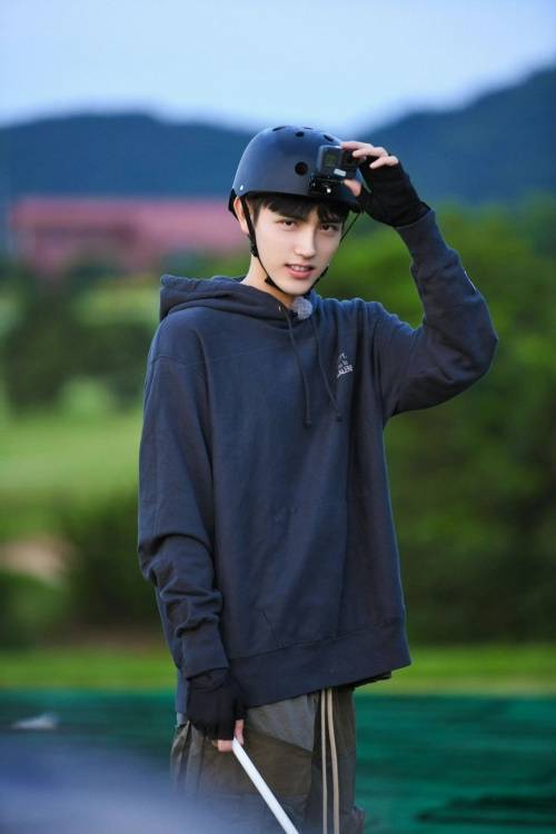 实验|陈飞宇《嗨放派》真实有梗综艺感强