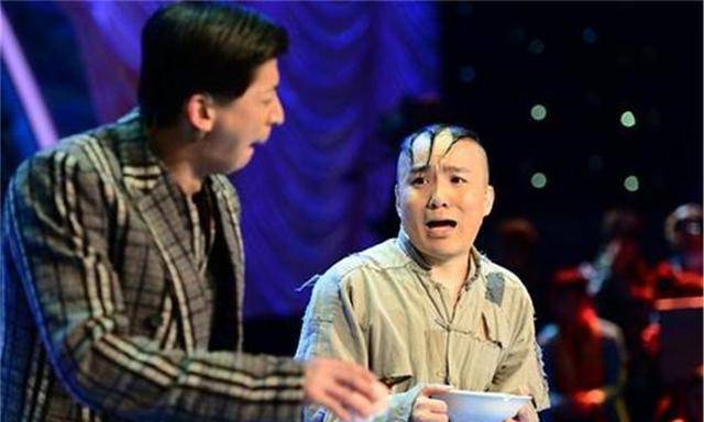 头皮|童星“三毛”因剃光头损坏毛囊，头顶缝300多针，现帅到认不出