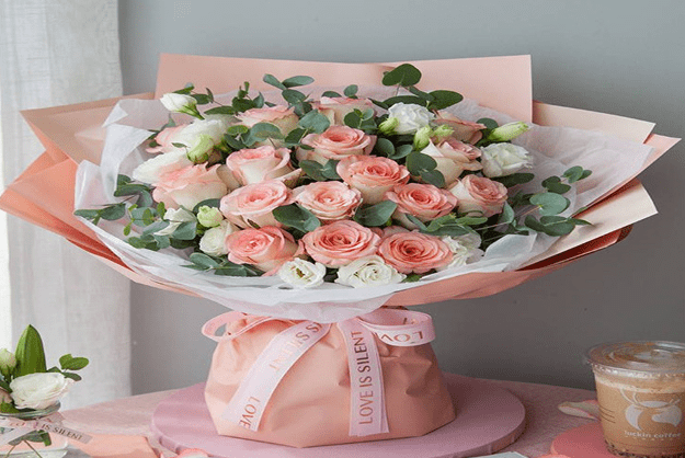 小雨|宝妈“坐月子”期间，闺蜜带男友去看望她，却险些被老人赶走？