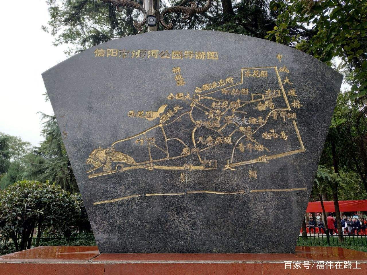 信阳市“最受欢迎”的公园，承载了很多80后的回忆，如今依旧热闹