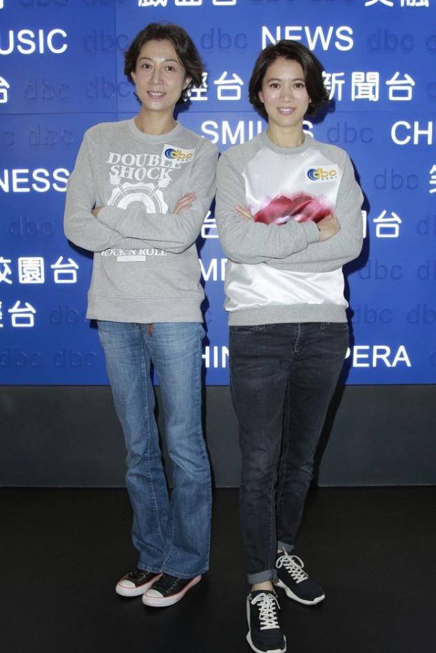 风姿 长相和身材哪个重要，袁咏仪吴绮莉同穿休闲装，展现中年女性风姿