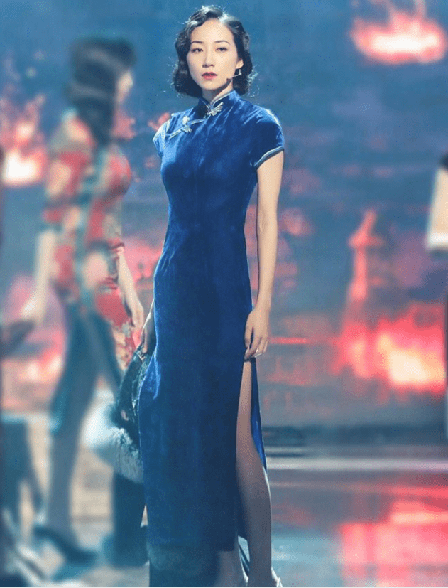身材 被邱淑贞女儿惊艳到了，穿印花旗袍优雅又显贵气，身材好确实抢镜