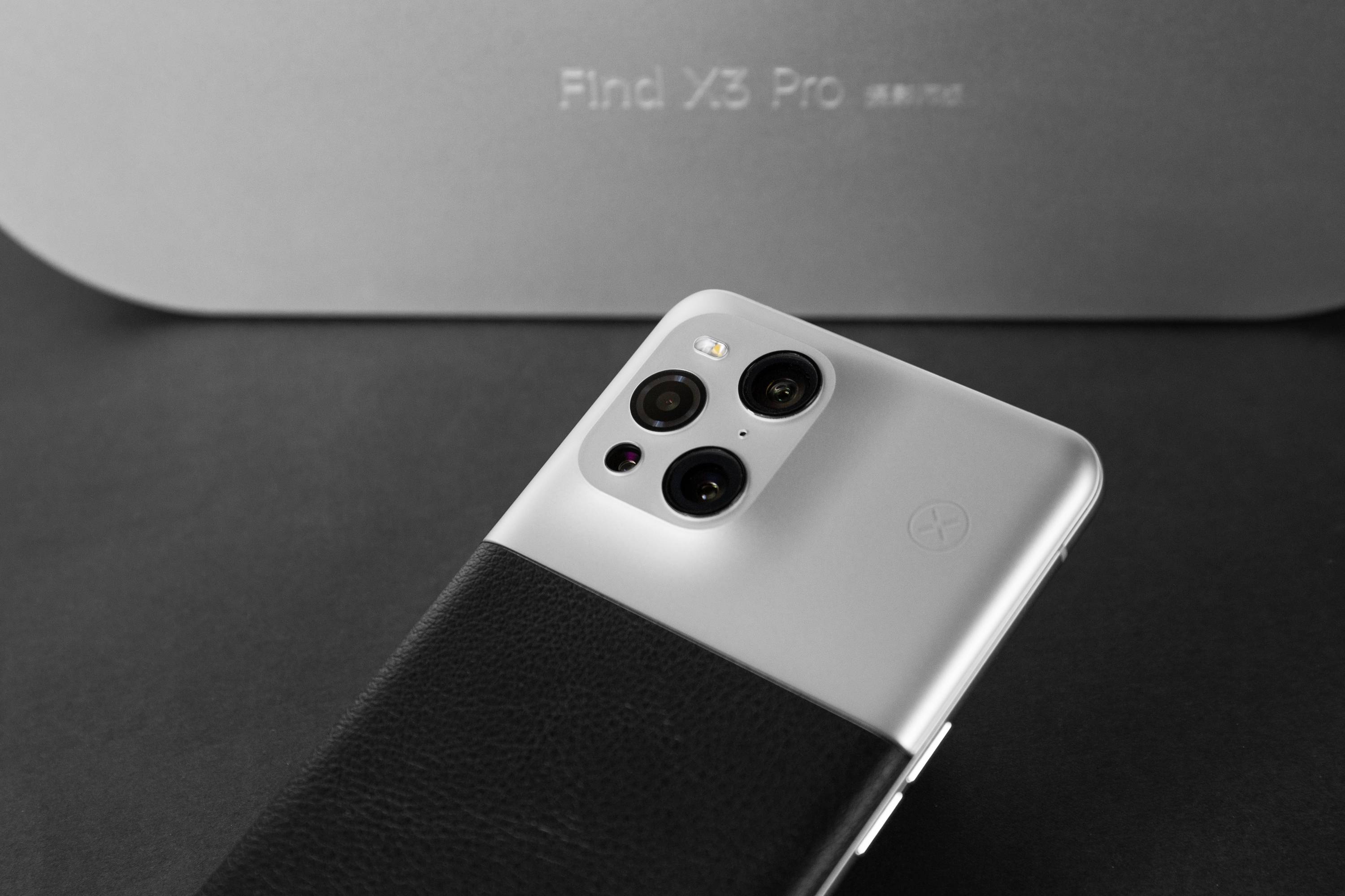 而在本次的摄影师版上,oppo又将oppo find x3 pro的后盖设计与质感