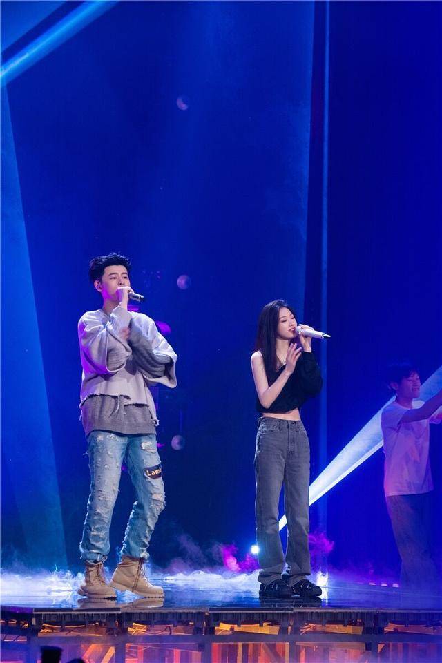 Lambert|《说唱听我的2》尤长靖邓典果将舞台氛围拉满，龚琳娜致敬卓别林