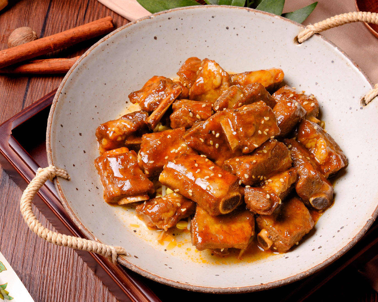 椒麻鲜辣超下饭藤椒口味的排骨吃过吗分享妙招用啤酒炖肉又烂又嫩又