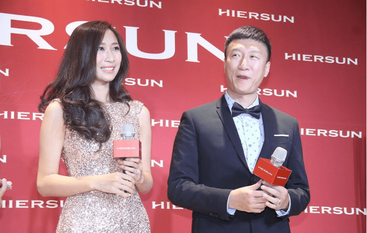 八卦爆料 孙红雷娶了个学霸老婆，年纪小身材好，穿闪亮裙装气质高级像明星