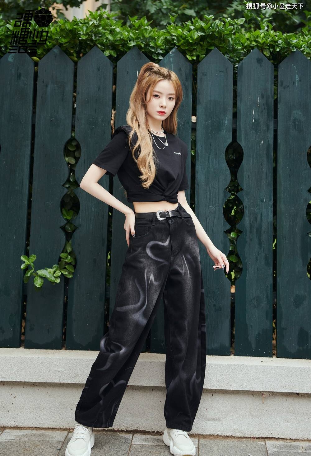 长发硬糖少女金色长发性感写真