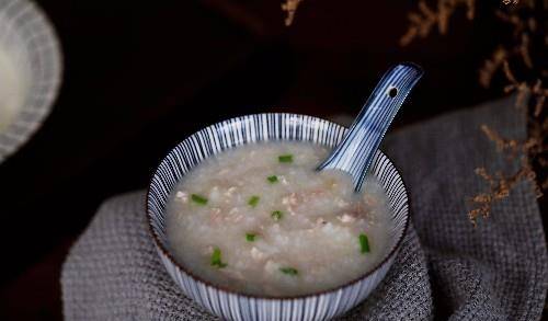 做法|天越冷,就越馋这早餐,简单一做,可口美味,又香又暖身