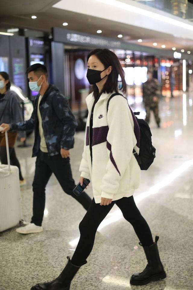 设计 朱亚文和沈佳妮也太甜了，休闲装都有CP感，不愧是老夫老妻了