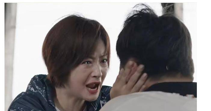 《小舍得》颜子悠终于崩溃,那些压倒他的,究竟是什么呢?_田雨岚