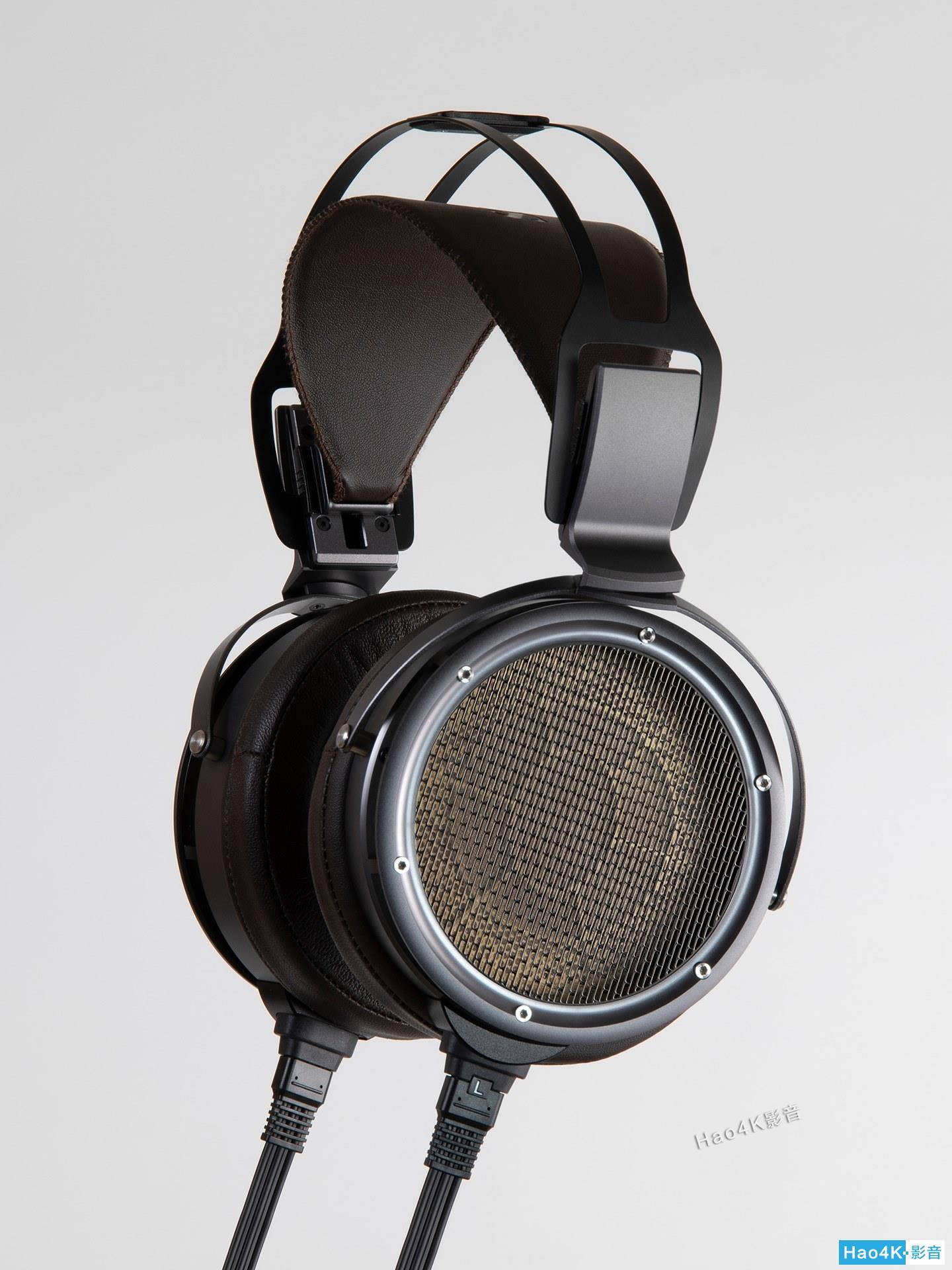 静电耳机最具指标性的品牌日本stax发表了新一代旗舰sr-x9000,棌用