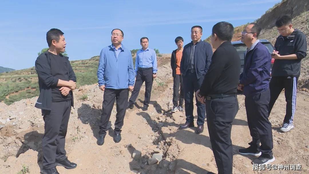 9月22日,左权县委副书记,县长赵宏钟带领县农业农村,自然资源,交通等