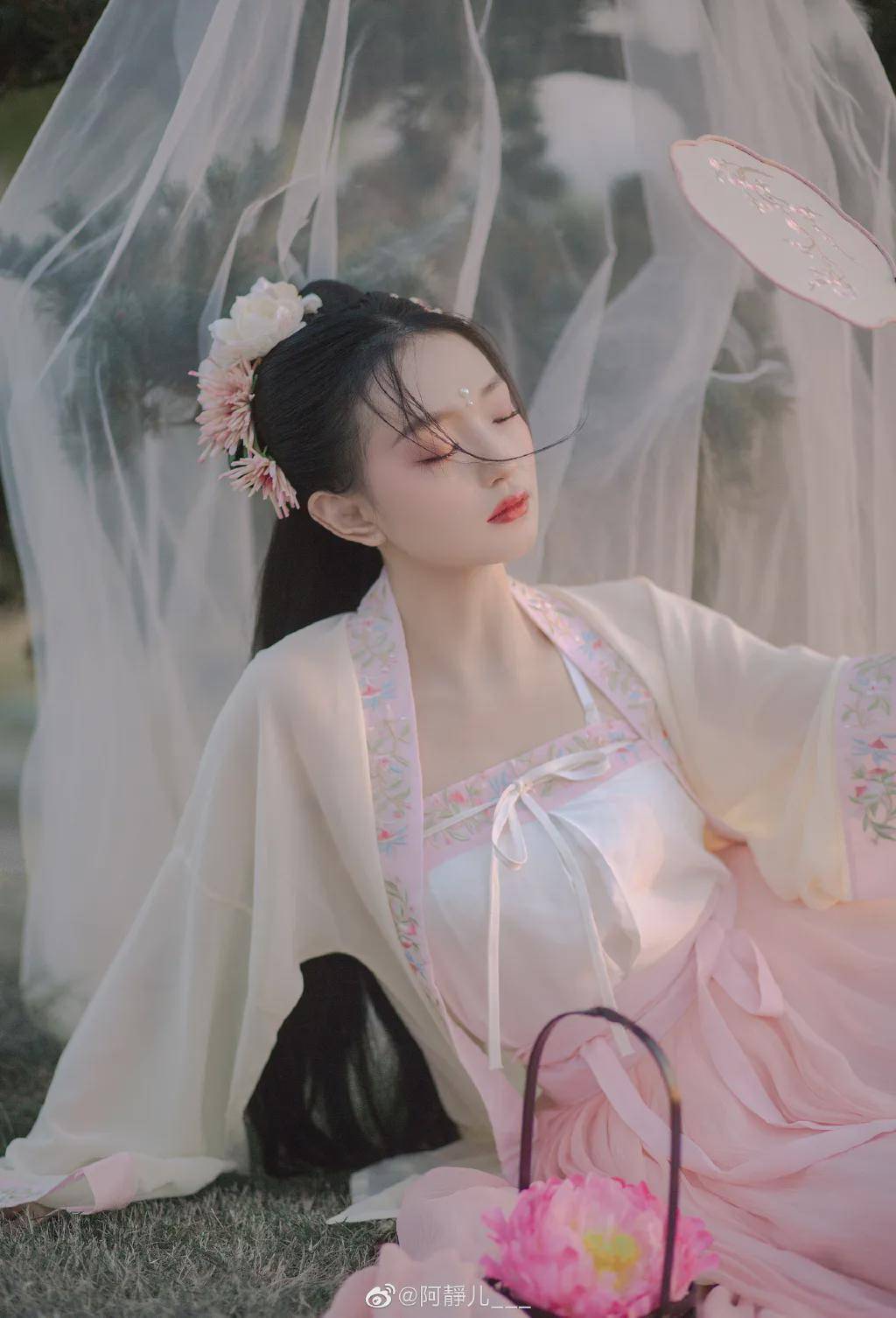 仙女 汉服小仙女:更那堪,冷清秋