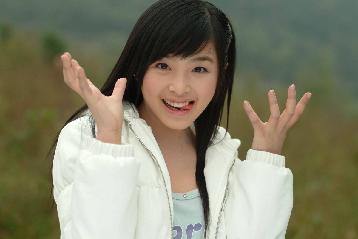 原创被骂公交车深陷陪睡丑闻20岁闹解约张含韵人生比你想象坎坷