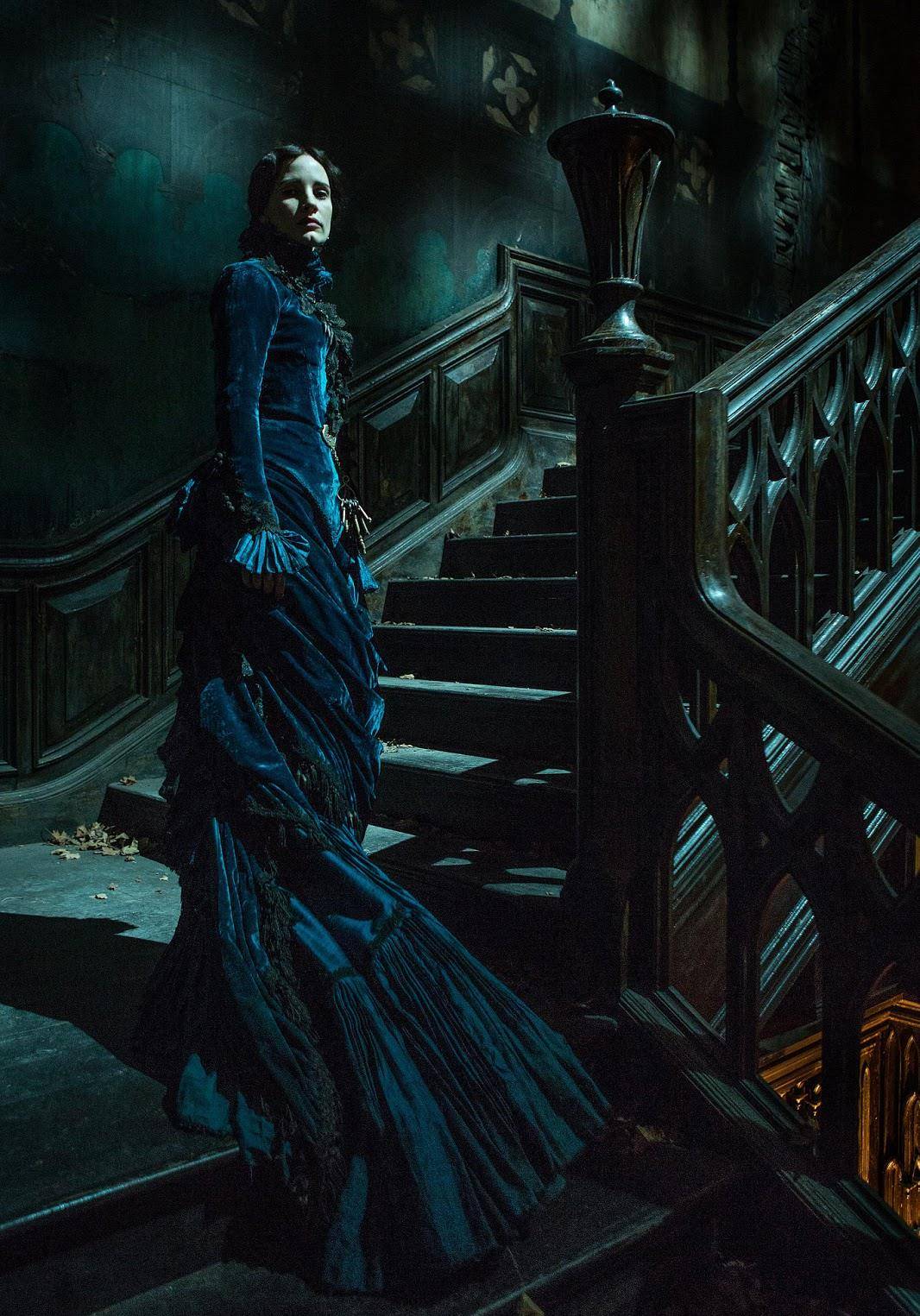 巴斯尔 欧洲古典服饰|这6部电影里有最好看的巴斯尔裙