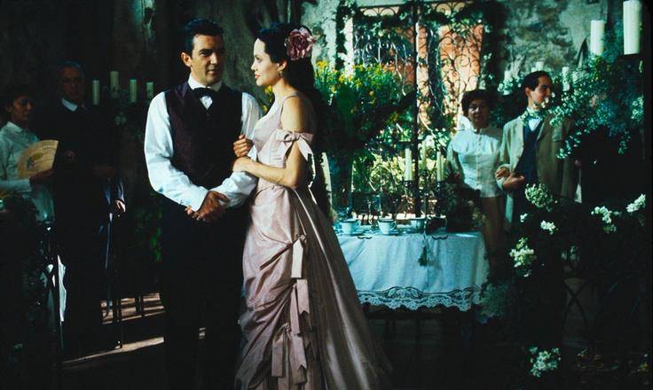 巴斯尔 欧洲古典服饰|这6部电影里有最好看的巴斯尔裙