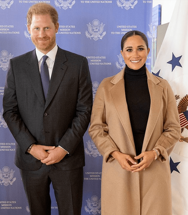 带着 梅根出行派头好足！好几个保镖跟着，换两套造型240万钻戒太吸睛