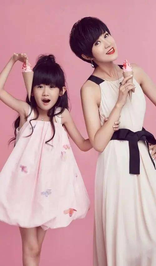 发型|鲍蕾是靠头发“增高”吗,弄着男人发型,穿着女人衣服一点不违和