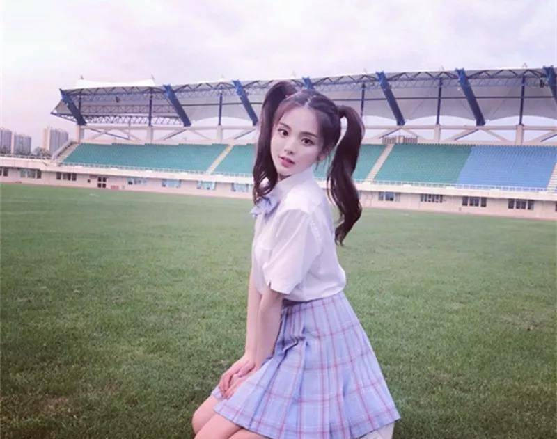 头发 除了一张天真脸,杨超越的穿搭更是直男斩!你单身不是没有理由的