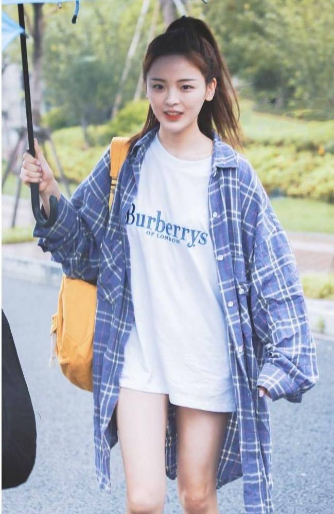 头发 除了一张天真脸,杨超越的穿搭更是直男斩!你单身不是没有理由的