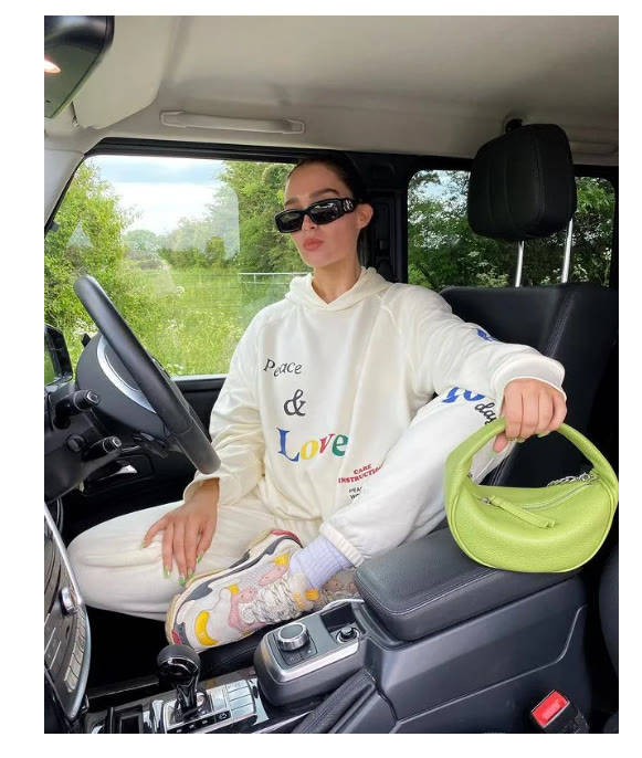 上半身 卫衣显胖？那是你不会这么穿