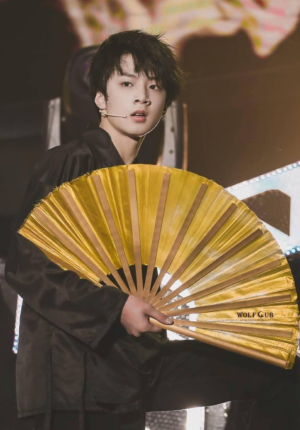 地区|时代少年团老幺刘耀文16岁了！海内外粉丝多种形式送祝福