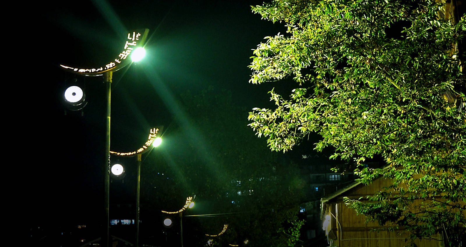 西江千户苗寨:我在千年前的苗乡古寨等你