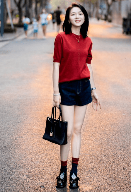 下半身 小个子女生别总穿长裤,试试“下半身失踪”穿搭法,显高又洋气