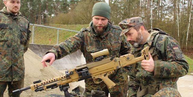 mg5可以使用北约标准的m13可散弹链或者100发,200发的弹链箱,现在的