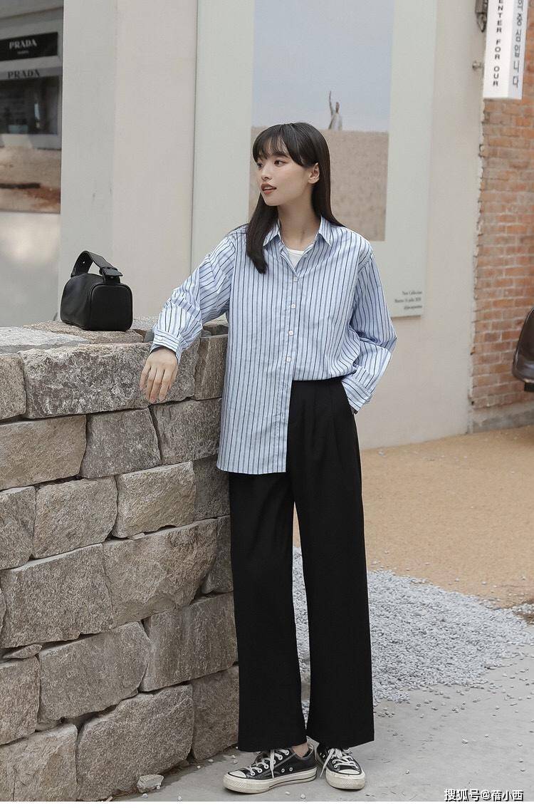 卫衣 越简单越高级!早秋推荐4条长裤,搭配卫衣、毛衣、衬衫都很时髦