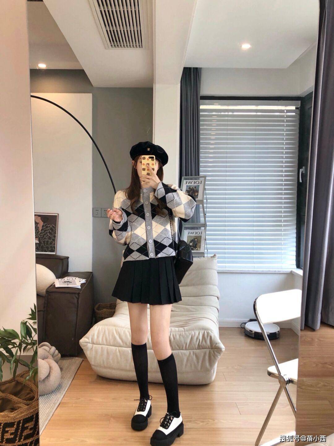 黑色 超实用的开衫搭配技巧，让博主教你如何摆脱老气感，惊艳整个秋天