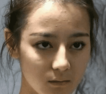 整体离开美颜修图后，她皮肤暗黄、坑坑洼洼，难道只配做背影杀手？