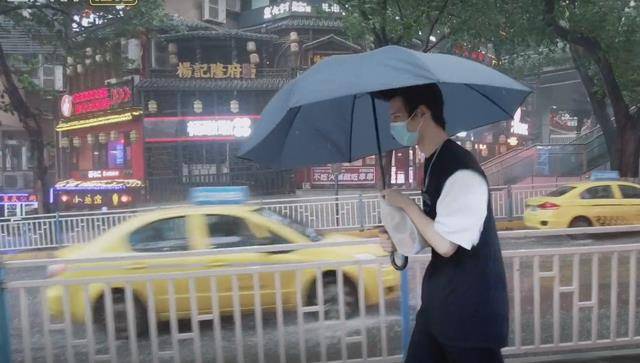 因为|陈瑞丰没磨皮镜头曝光,展现真实颜值,为周扬青买早餐细节满分