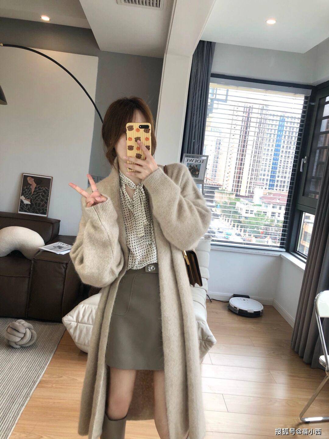黑色 超实用的开衫搭配技巧，让博主教你如何摆脱老气感，惊艳整个秋天