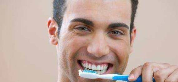 状态|起床先喝水还是先刷牙?很多人弄错了!醒后做这些事对健康影响大