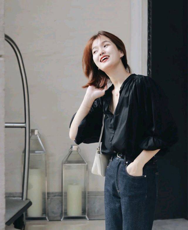 整体 谁说穿黑色服装不好看了？只要会搭配，驾驭起来毫不费力