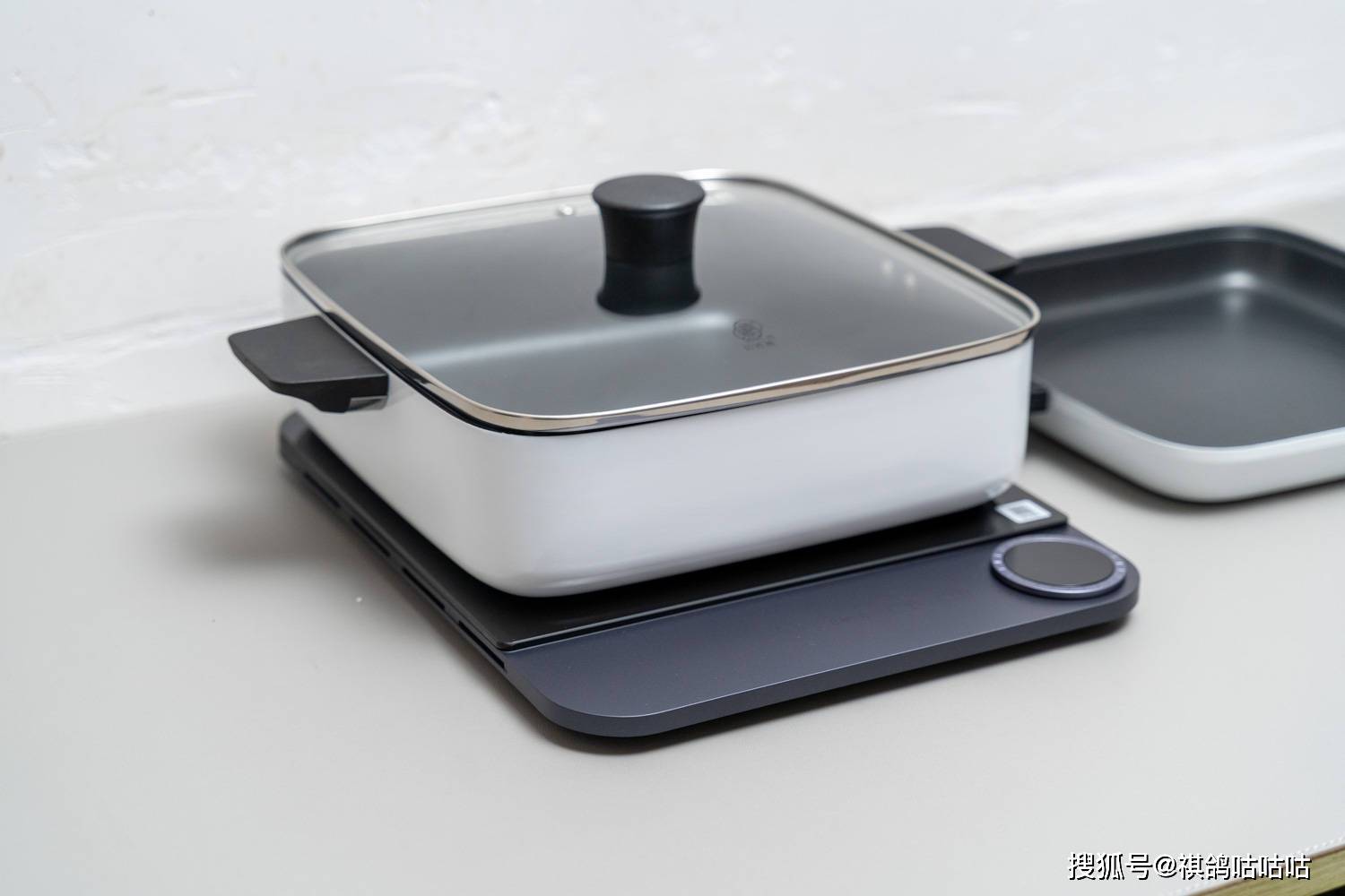 方锅|米家超薄电磁炉搭配知吾煮的锅,炒菜火锅包圆了!