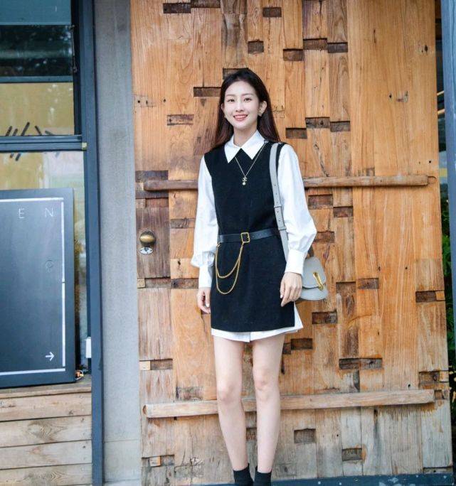 整体 谁说穿黑色服装不好看了？只要会搭配，驾驭起来毫不费力