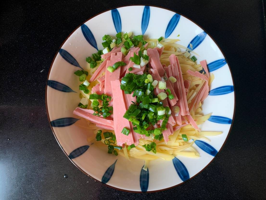生活|软糯好吃的早餐土豆饼,简单又惊艳,简直不要太好吃