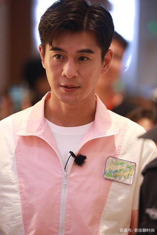 服装 乔振宇真的好适合穿粉色，生图看着有男人味，一点都不娘气