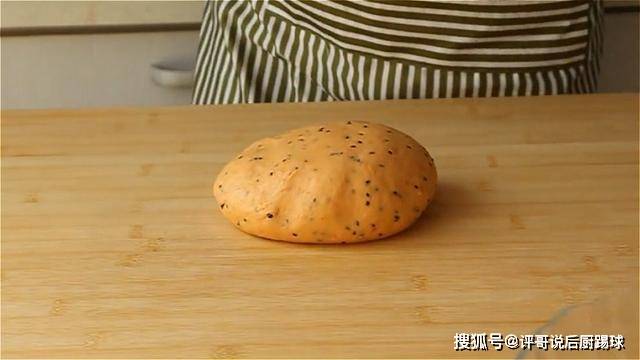 温度|1个西红柿2个鸡蛋,教你做家常小零食,出锅香甜酥脆,太解馋了