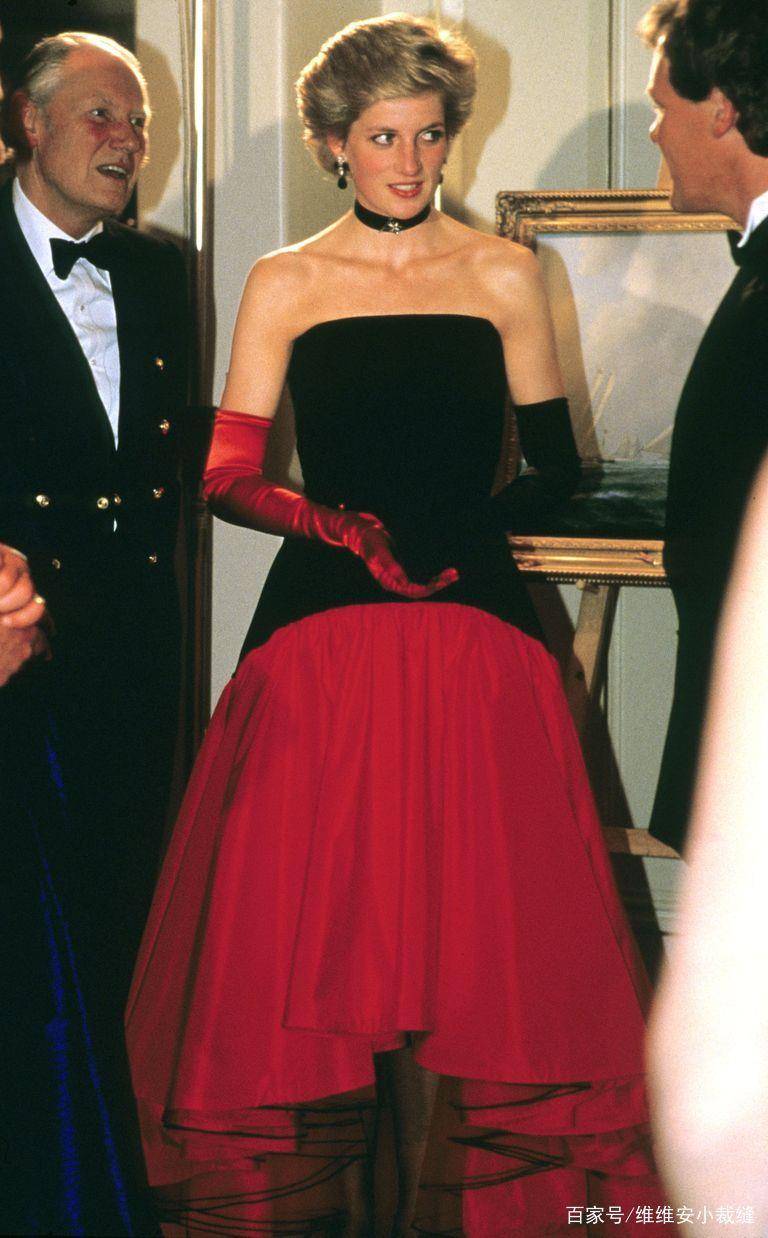 配饰 戴妃有多时髦？一条项链戴出几种风格穿搭，堪称殿堂级的时髦精