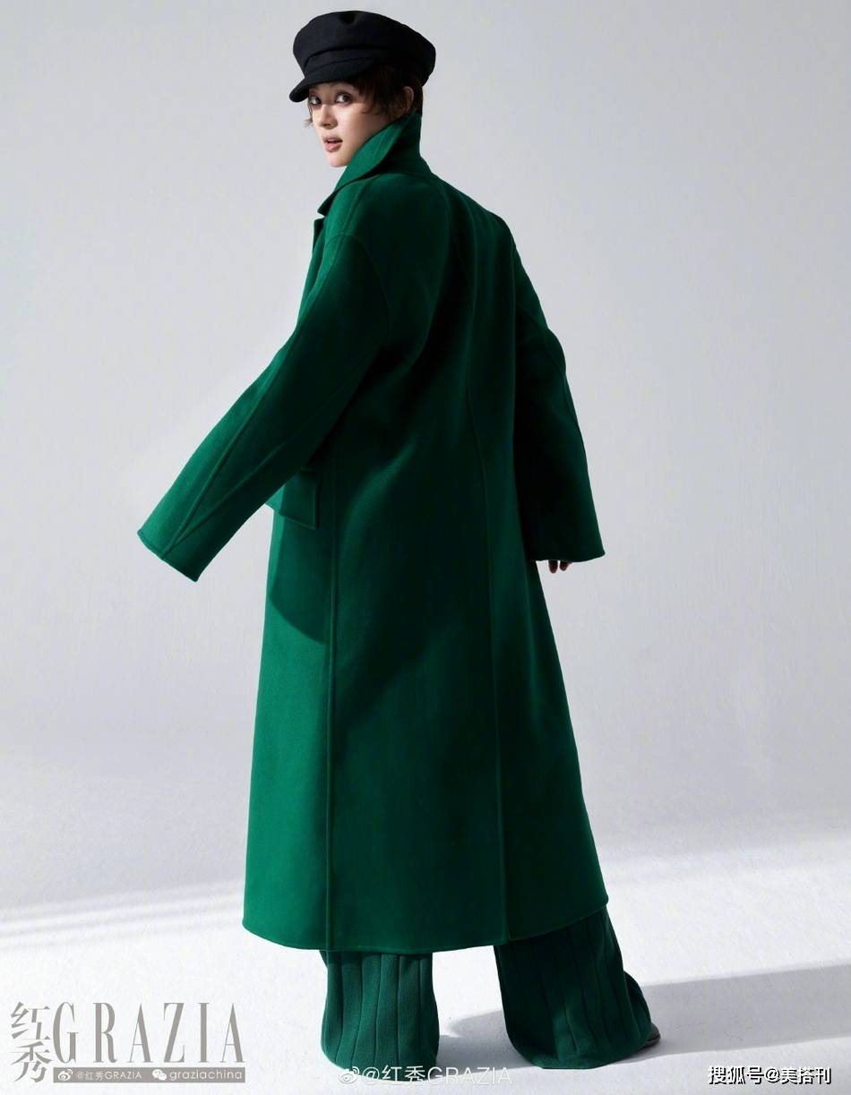 毛衣 孙俪五官变凶了？最新大片短发出镜，网友：短发配五官没有违和感