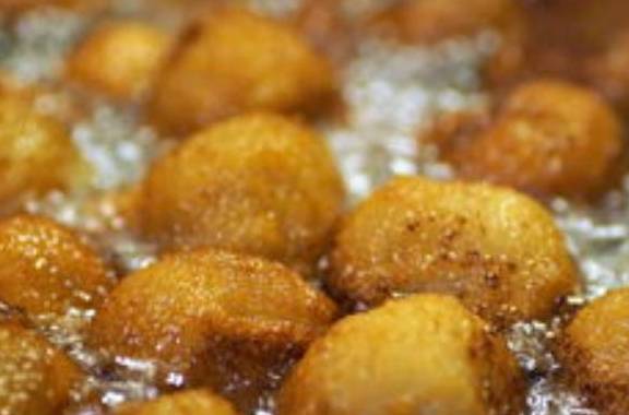 速食|6岁女童来月经,父母还一无所知,看到医生递过来的名单才懂了