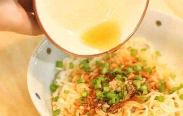 小边|比烟都难戒的4种零食，泡面上榜，最后一种能戒掉敬你是条汉子