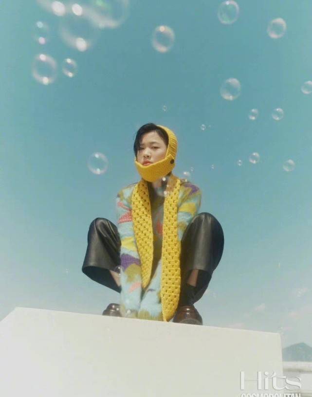 细节 杨倩首封大片曝光！奥运冠军正式亮相时尚圈，穿裙装变时髦上班族 ?