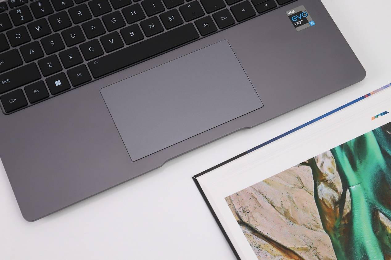 107亿色触控全面屏荣耀magicbookv14笔记本图赏