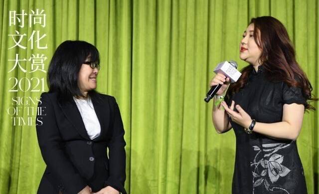 黑色 杨天真瘦身成功变自信，大胆挑战黑色修身旗袍，意外有了曲线美