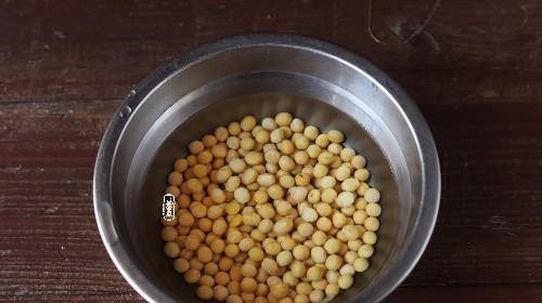 加入适量|黄豆营养好，这么做成早餐，人人爱喝，还能提升免疫力补充蛋白质