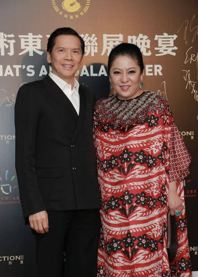 向太 谁说穿得简约才高级?看62岁向太穿衣就知道,真是越花越显贵气